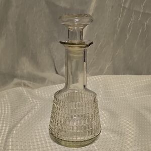 Elegant Clear Glass Decanter